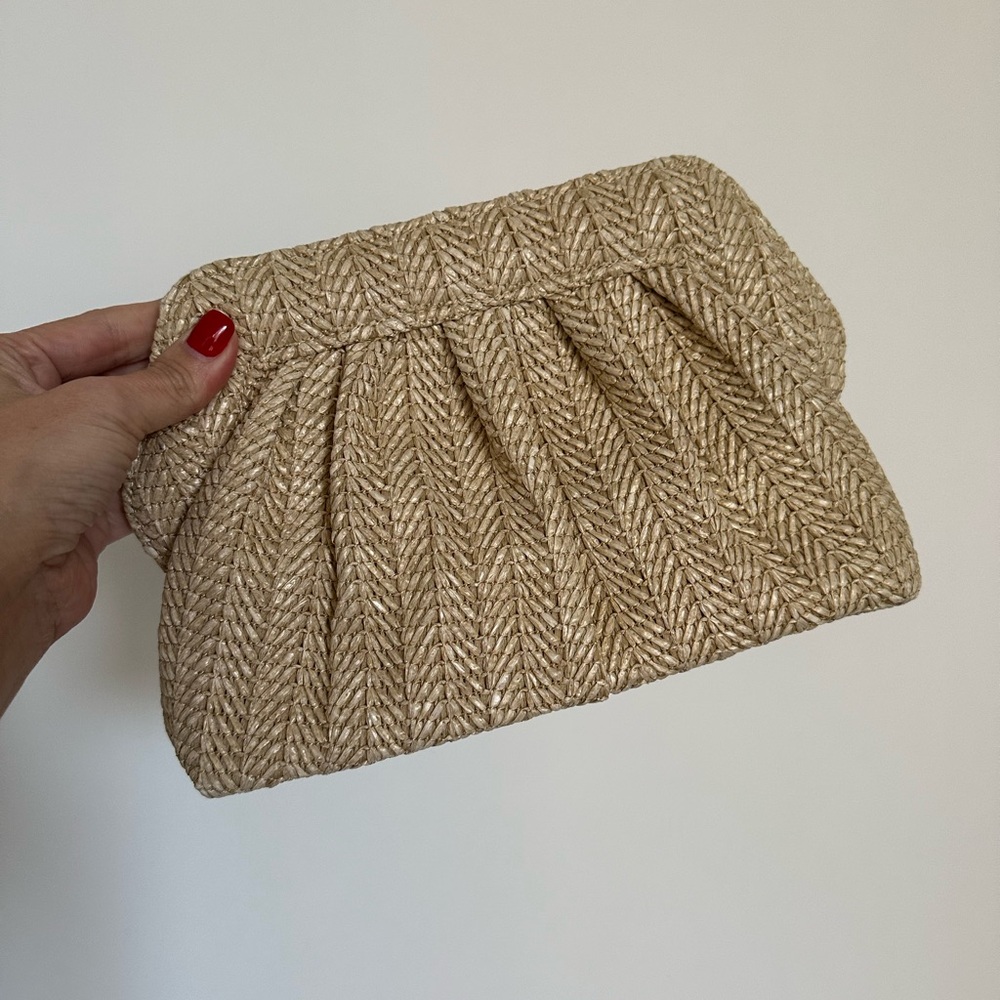 Raffia clutch